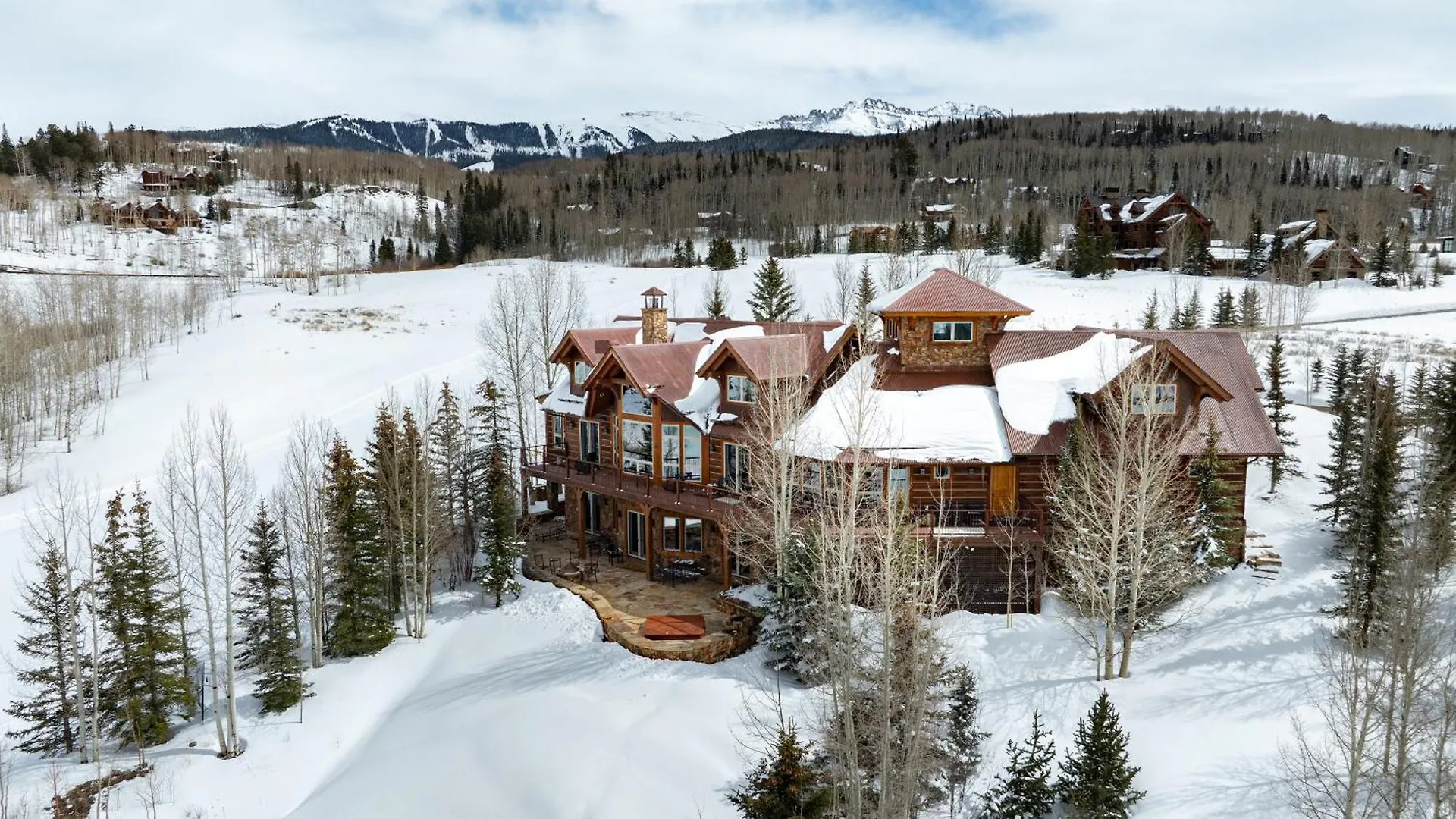 Camp - Golf Course, Views, Hot Tub, Gym! Telluride