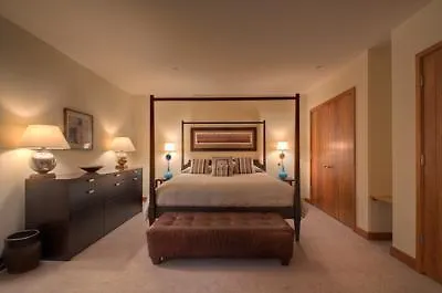 Cascades A3 Apartment