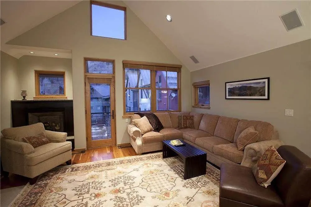 Owl Meadows Townhome By Hotel 4*