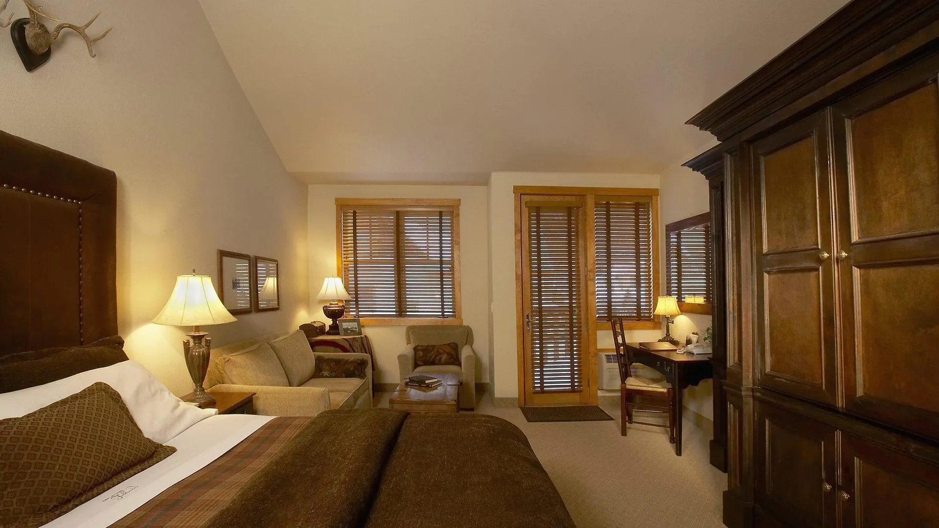 The Hotel 4*