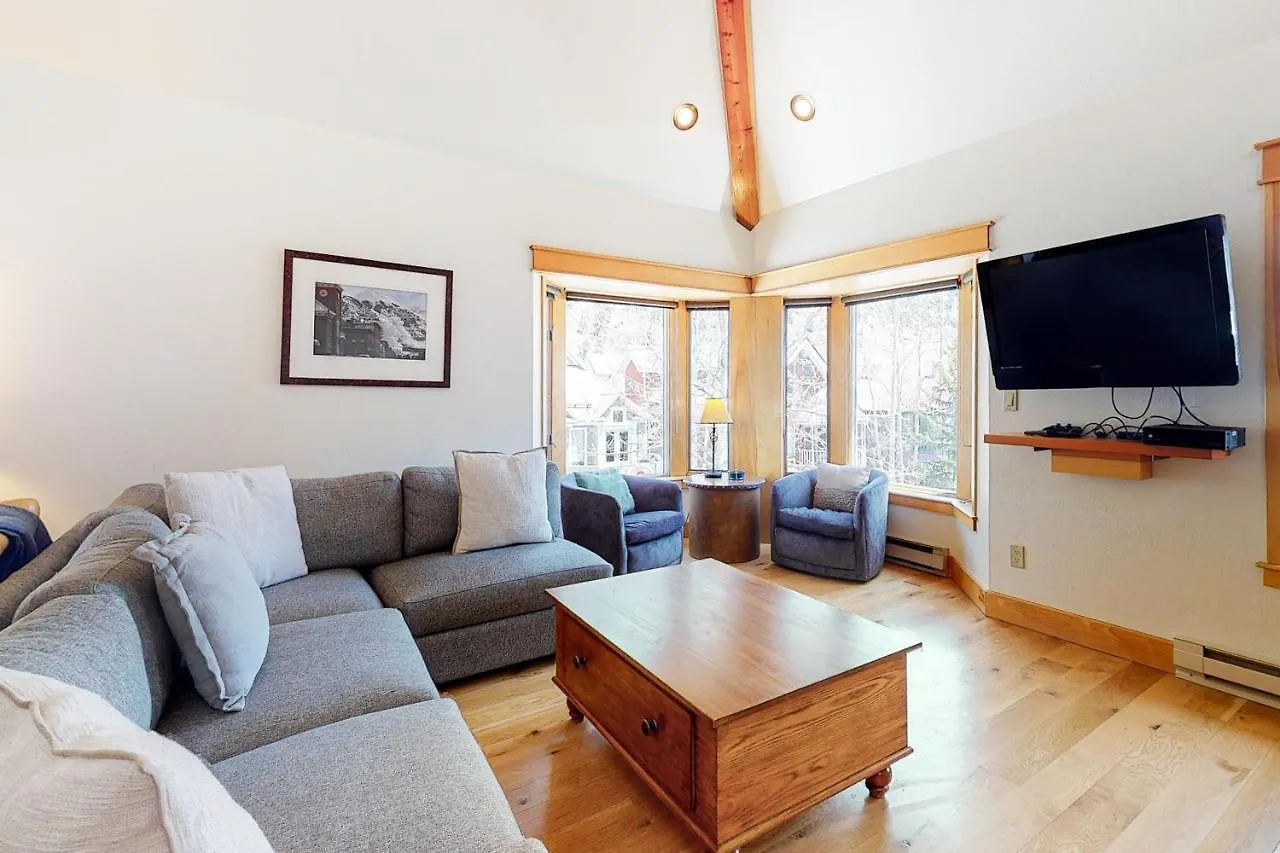Smuggler E Apartment *