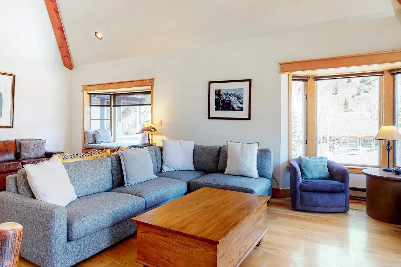 Smuggler E Apartment Telluride