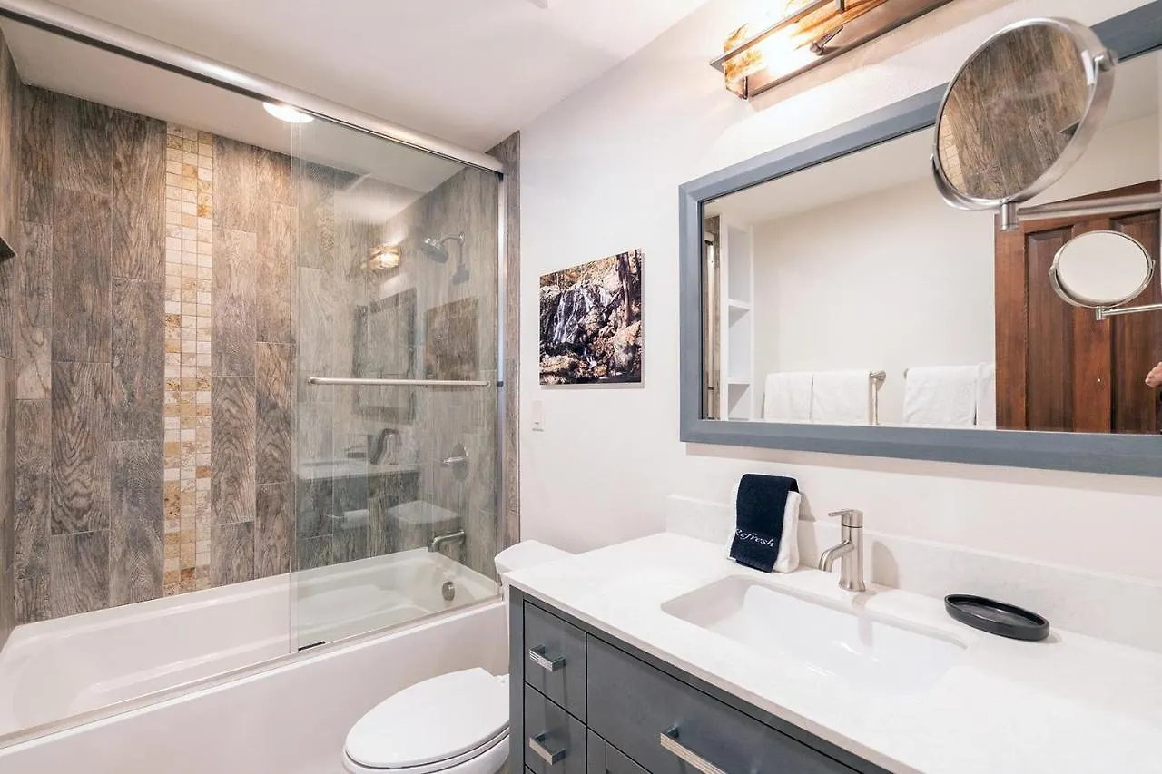 Big & Bright Hidden Gem With Garage, Hot Tub, Lux Kitchen Lejlighed *