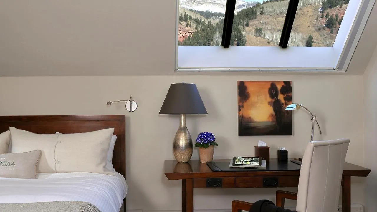 Columbia Hotel 4*