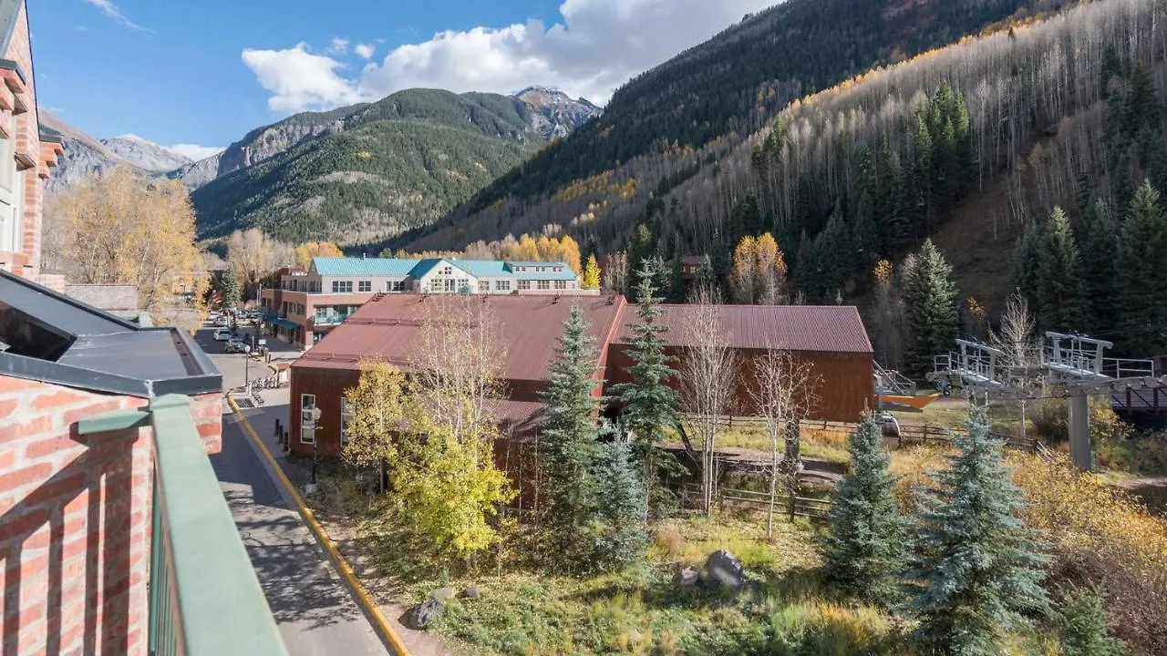 Columbia Hotel
