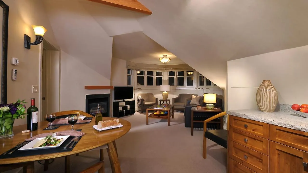 Columbia Hotel 4*