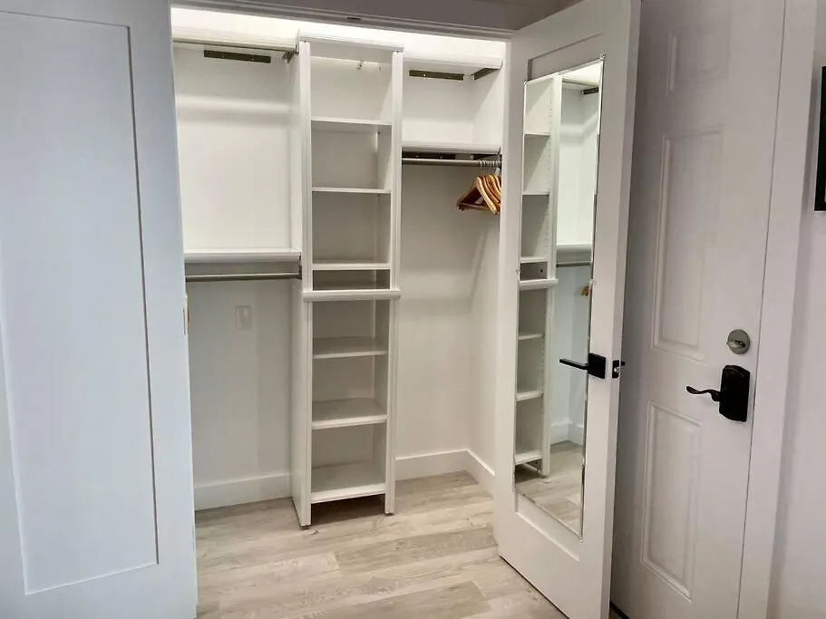 Luxury Downtown - Creekside - Walk To Chair 7!