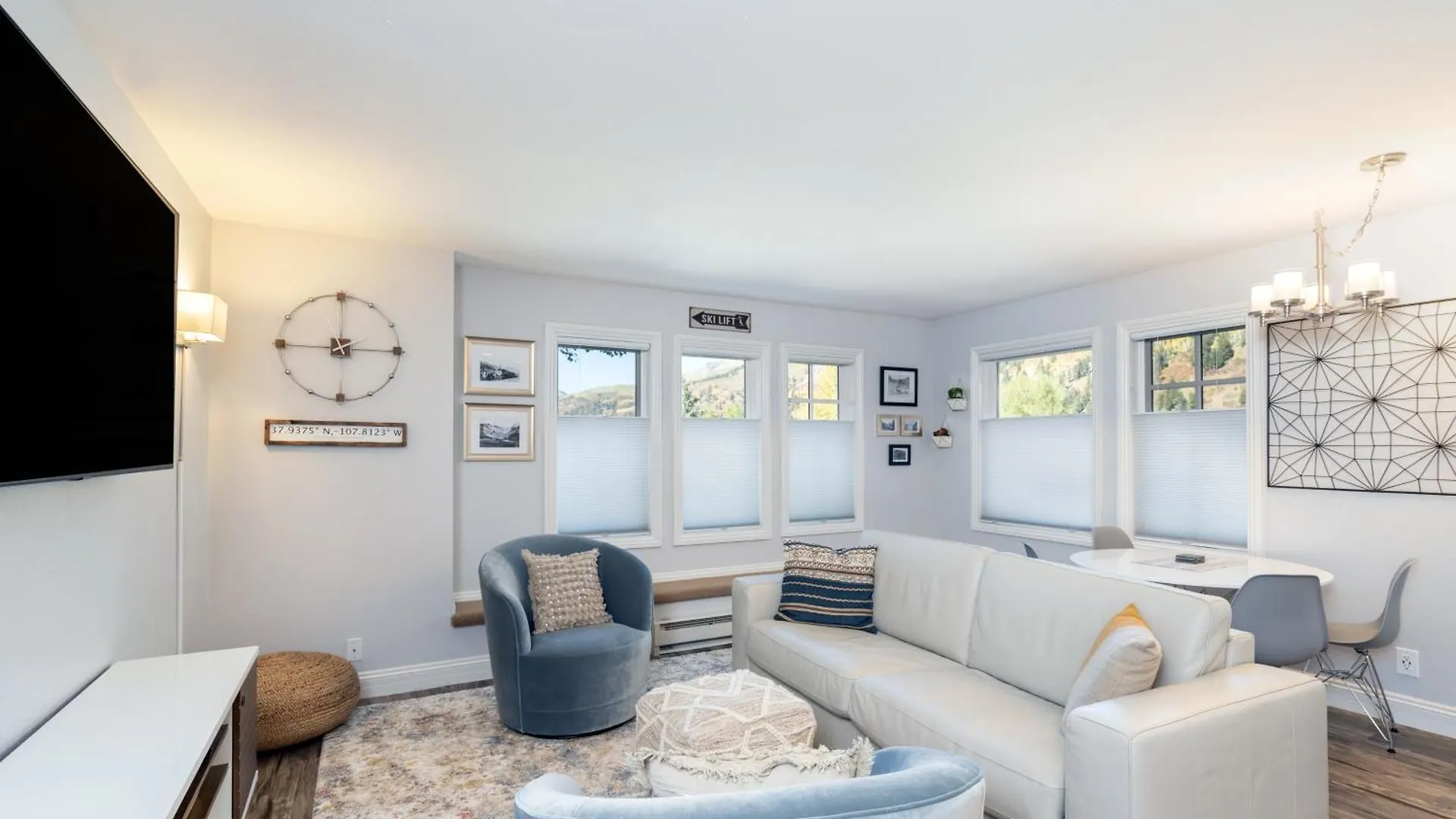 Sweet Updated In Out 1 Bedroom Etta Place Too