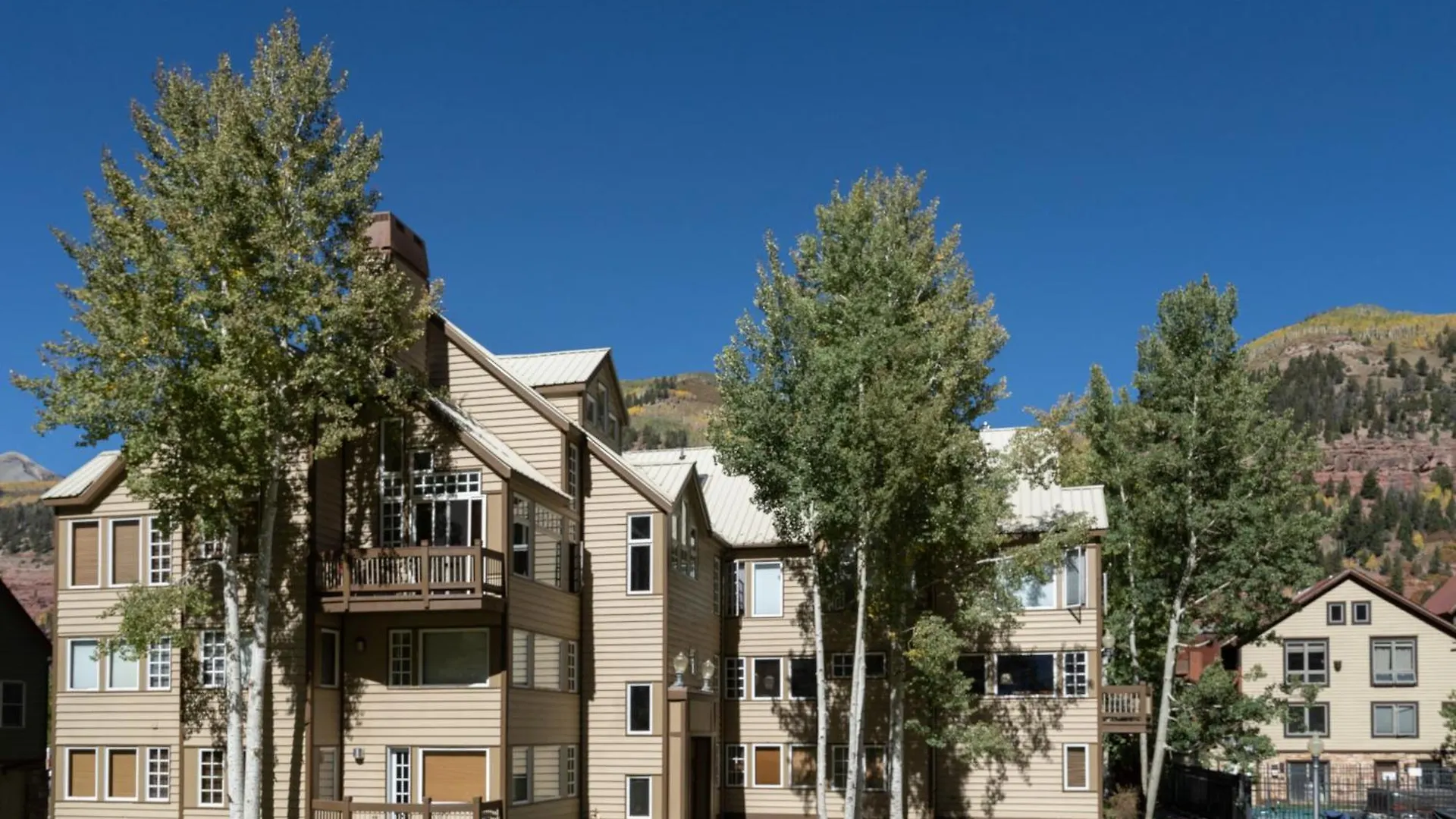 Sweet Updated In Out 1 Bedroom Etta Place Too *