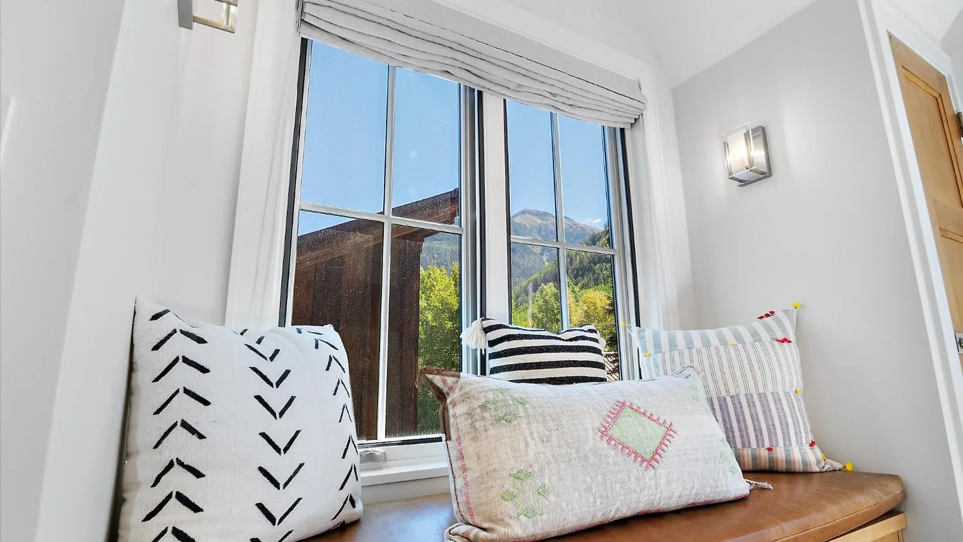 330 W Pacific B Townhouse テルユライド