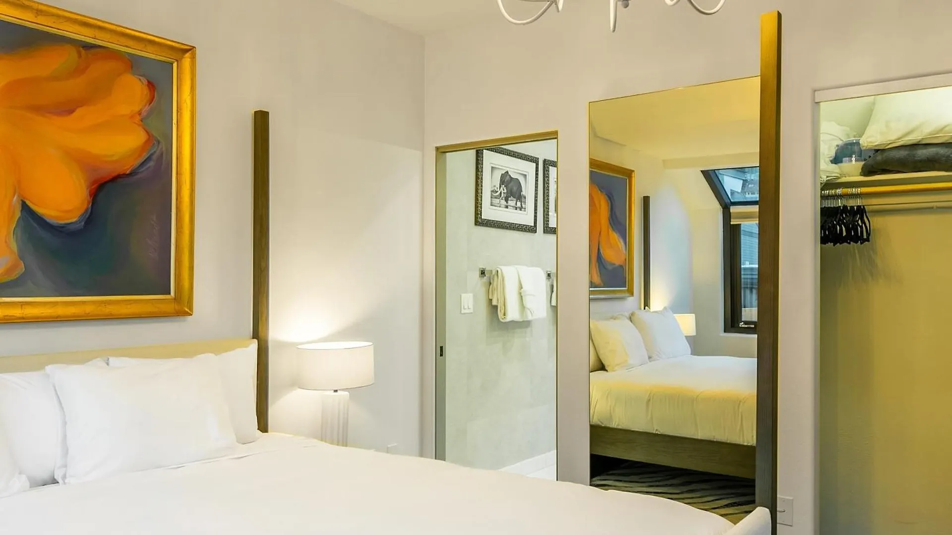 New San Juan 303 By Avantstay Modern Penthouse W Deck Overlooking Main Street Holiday home