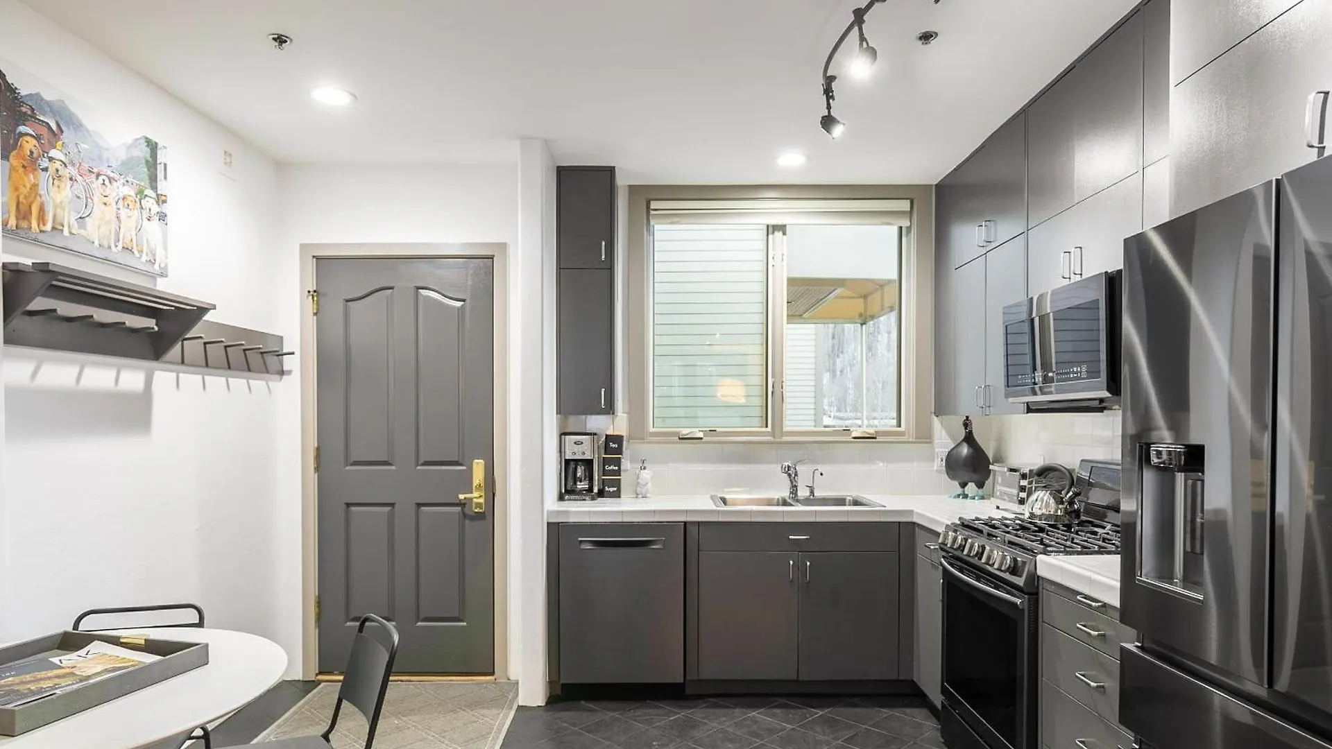 New San Juan 303 By Avantstay Modern Penthouse W Deck Overlooking Main Street Telluride