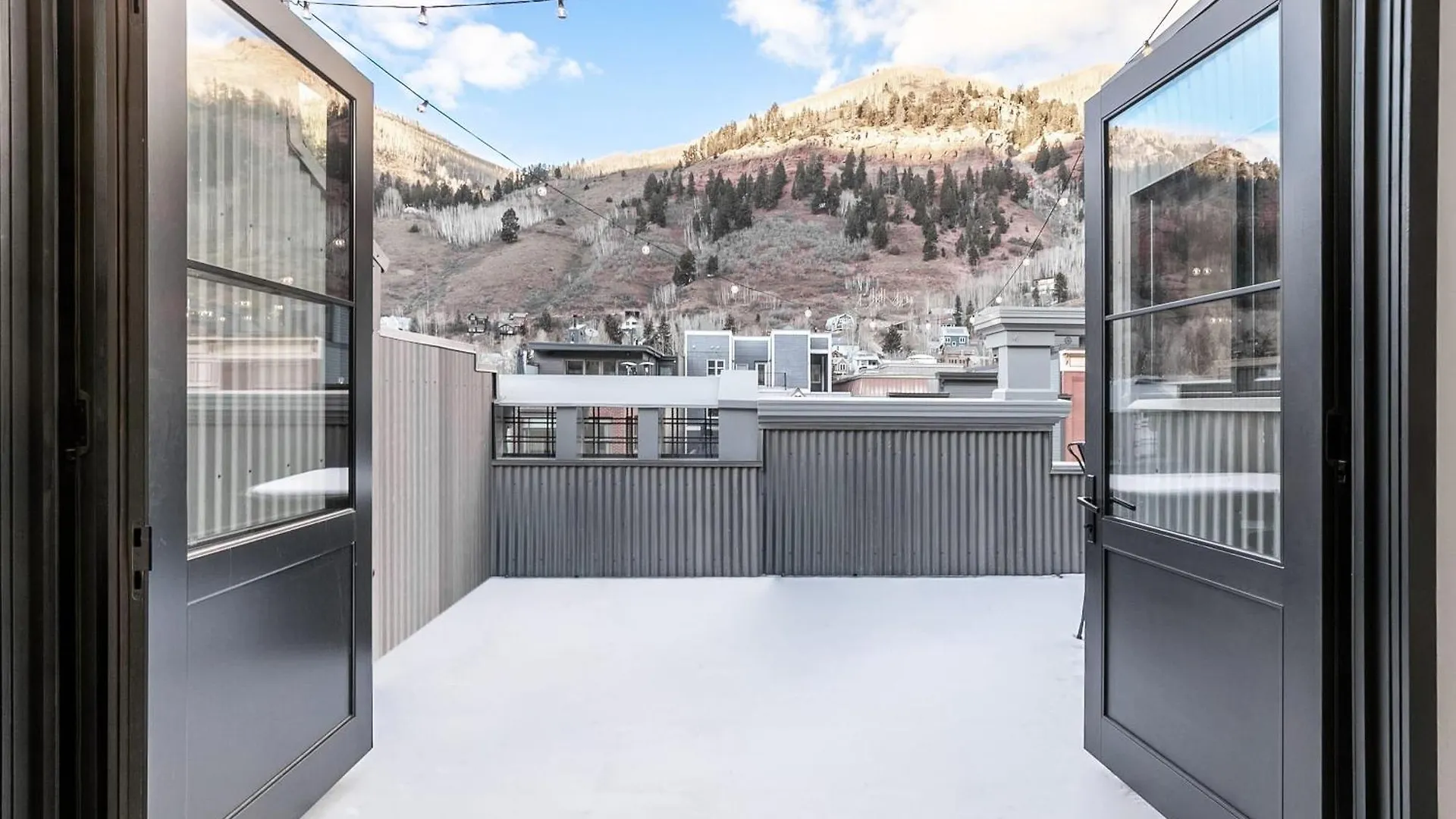 Holiday home New San Juan 303 By Avantstay Modern Penthouse W Deck Overlooking Main Street