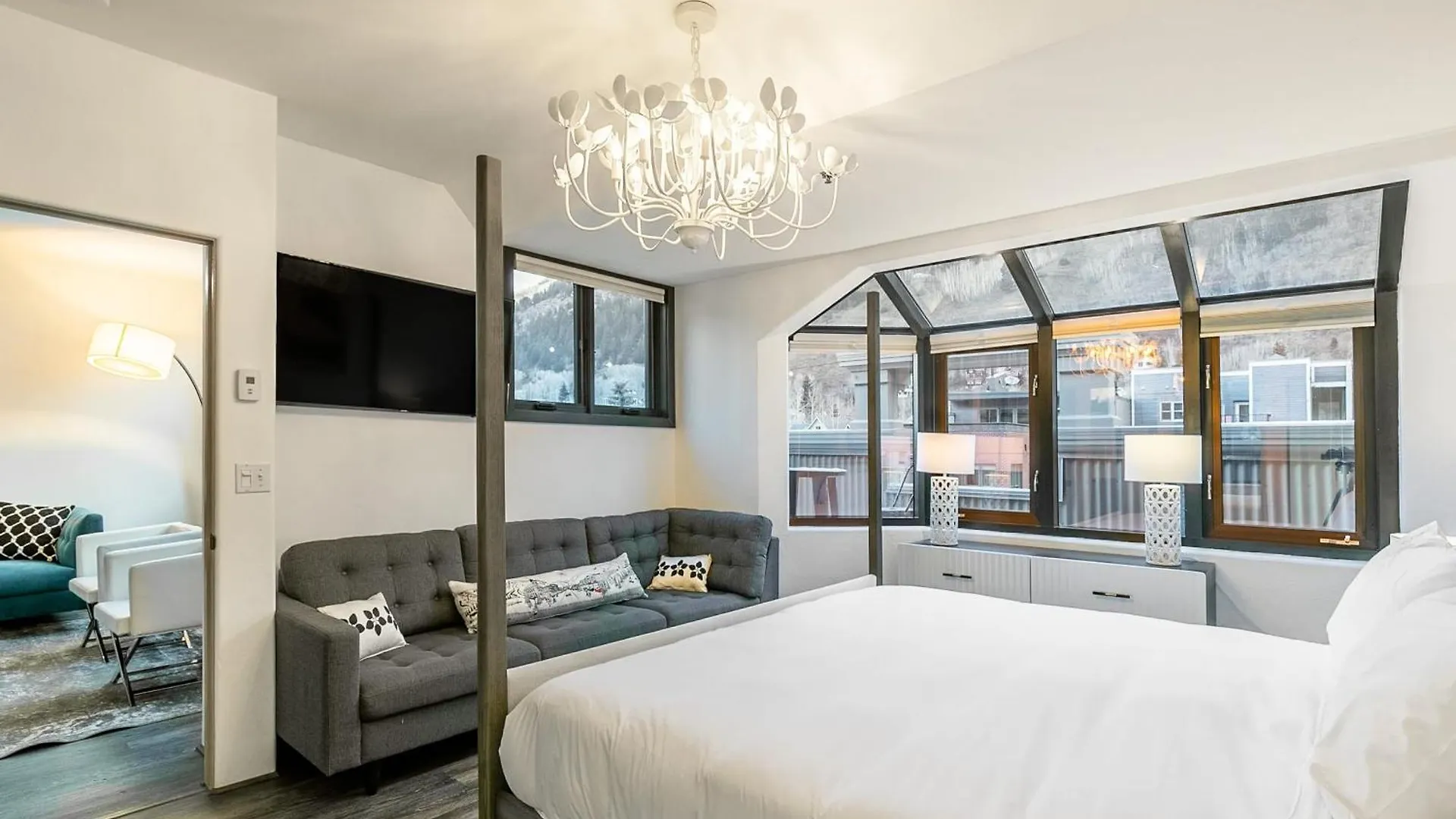 New San Juan 303 By Avantstay Modern Penthouse W Deck Overlooking Main Street Telluride