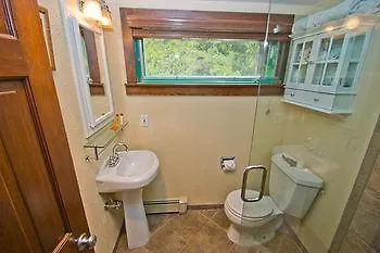 Manitou By Alpine Lodging 2*