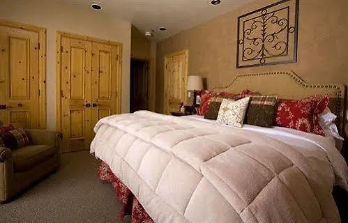 The Peaks See Forever 4* Telluride