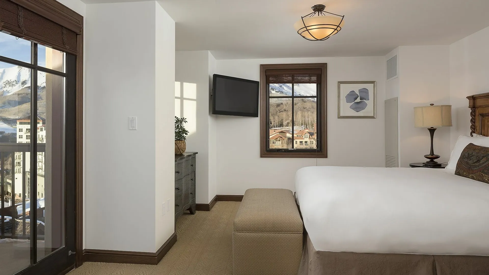 Hotel Madeline And Residences, Collection