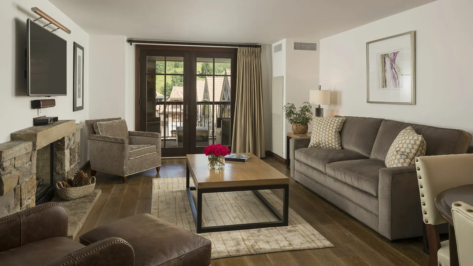 Hotel Madeline And Residences, Collection